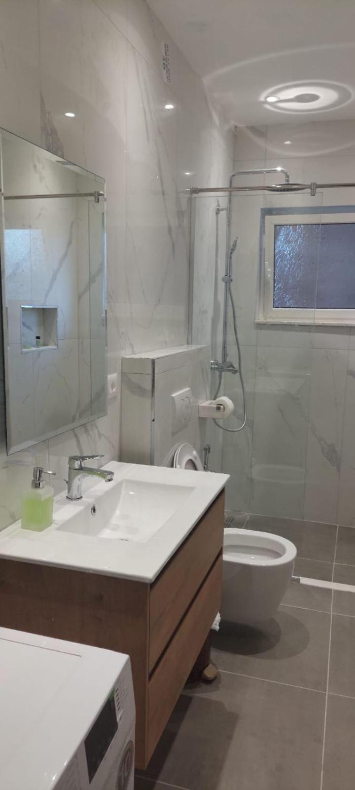 Myslym Shyri Lovely Top Apartment ติรานา ภายนอก รูปภาพ